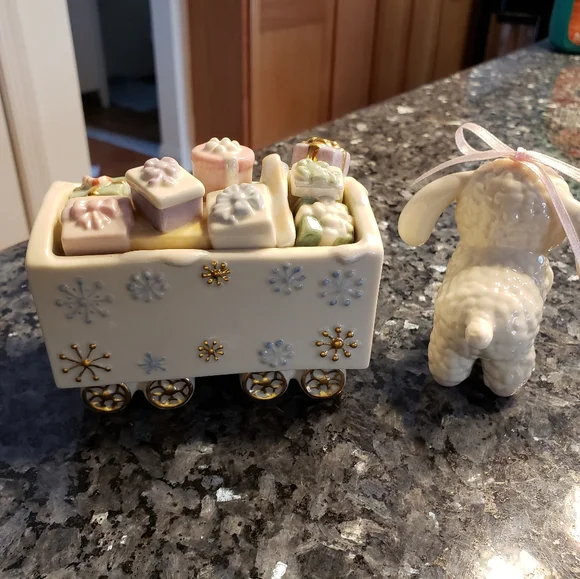 Lennox baby lamb oniment &LENOX Holiday Fraditions - Picture 5 of 16